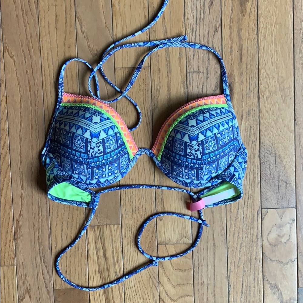 Victoria’s Secret bikini top